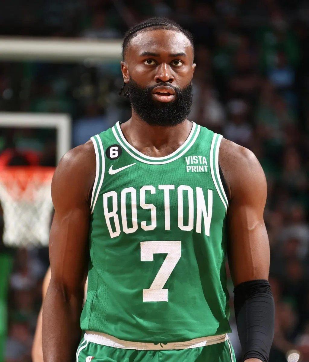 赫夫赛季第7次单场4+盖帽领跑全联盟，文班&斯图尔特5次（赫夫7次单场4+封盖领跑联盟，文班与斯图尔特各5次）