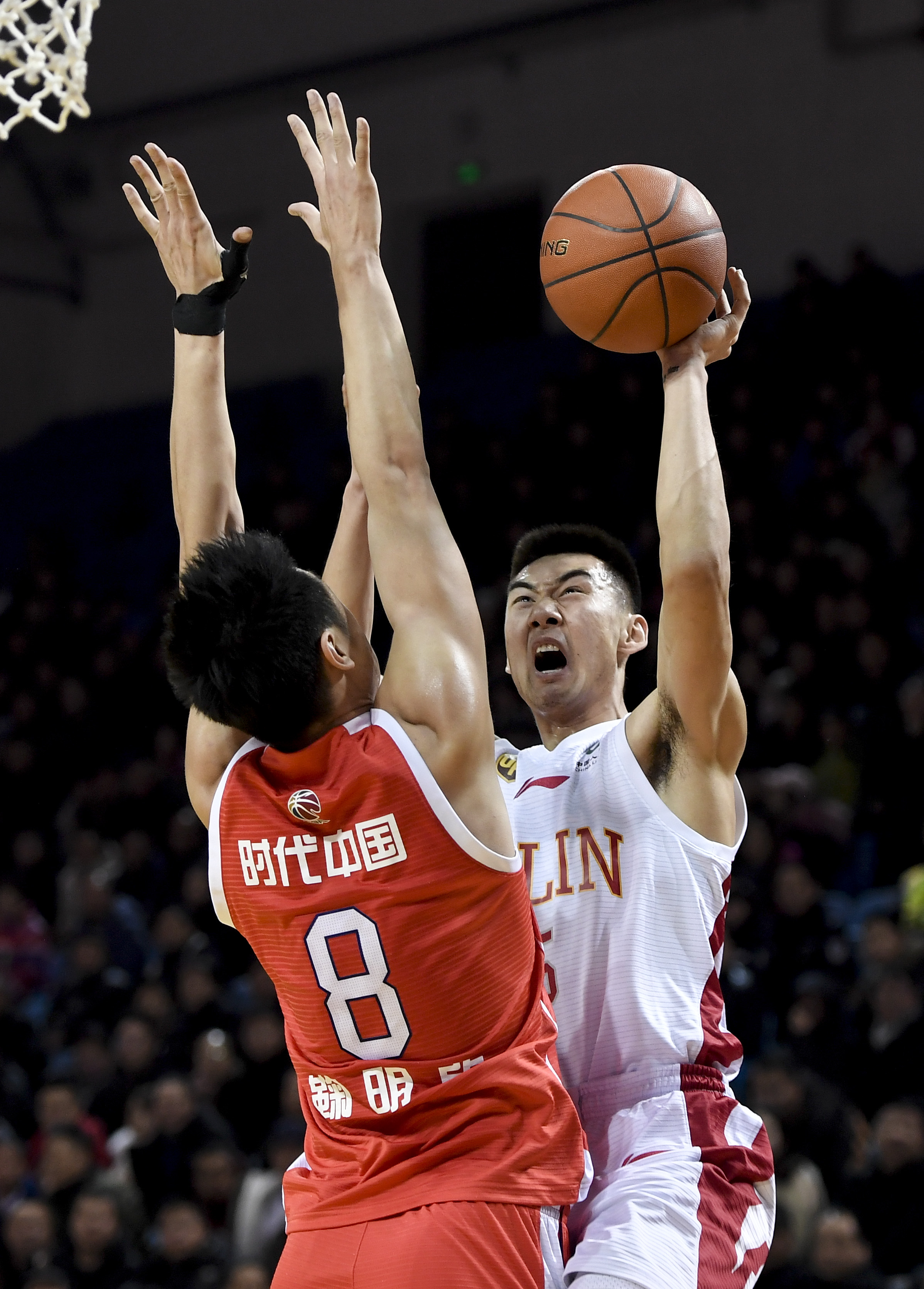 曼晚：曼联已收到B费的检查报告，即便伤愈也会有很高的复发风险（曼晚：B费体检报告已递交曼联，康复后复发风险仍然偏高）